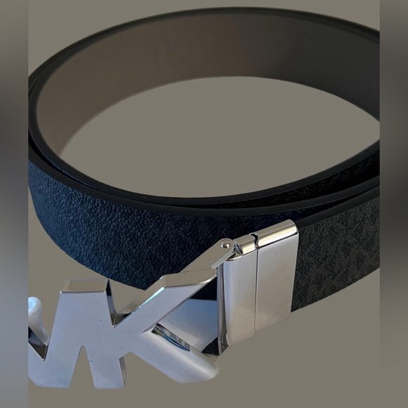New MICHAEL KORS Twist Reversible Mk Logo Black Grey BELT Size Xtra Large - Picture 14 of 16